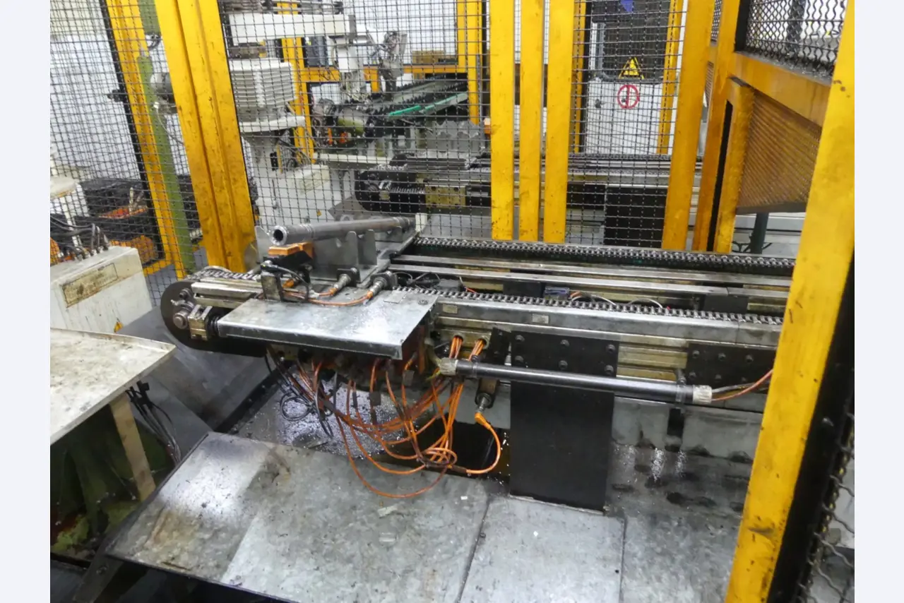 Centra obróbcze, maszyny do obróbki metalu i linie produkcyjne z branży motoryzacyjnej-3