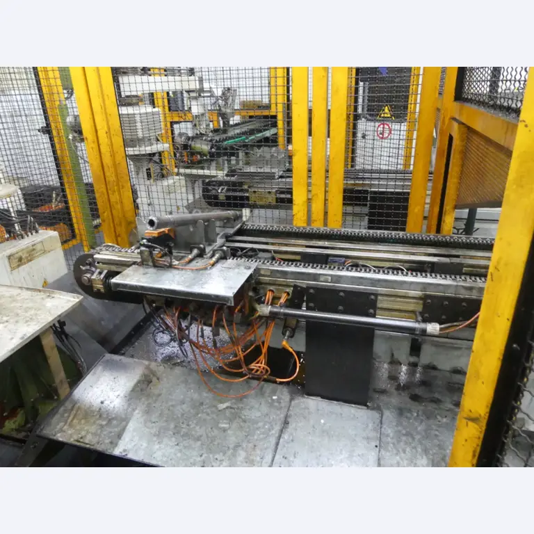 Centra obróbcze, maszyny do obróbki metalu i linie produkcyjne z branży motoryzacyjnej-3