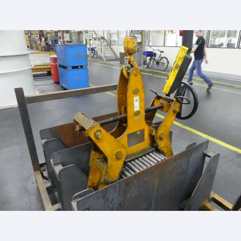 Centra obróbcze, maszyny do obróbki metalu i linie produkcyjne z branży motoryzacyjnej-3