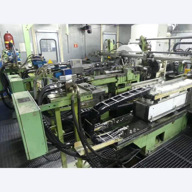 Centros de mecanizado, máquinas para trabajar el metal y líneas de producción de la industria del automóvil-9