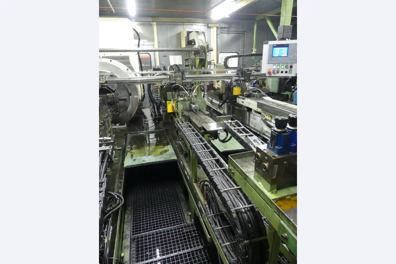Centros de mecanizado, máquinas para trabajar el metal y líneas de producción de la industria del automóvil-15