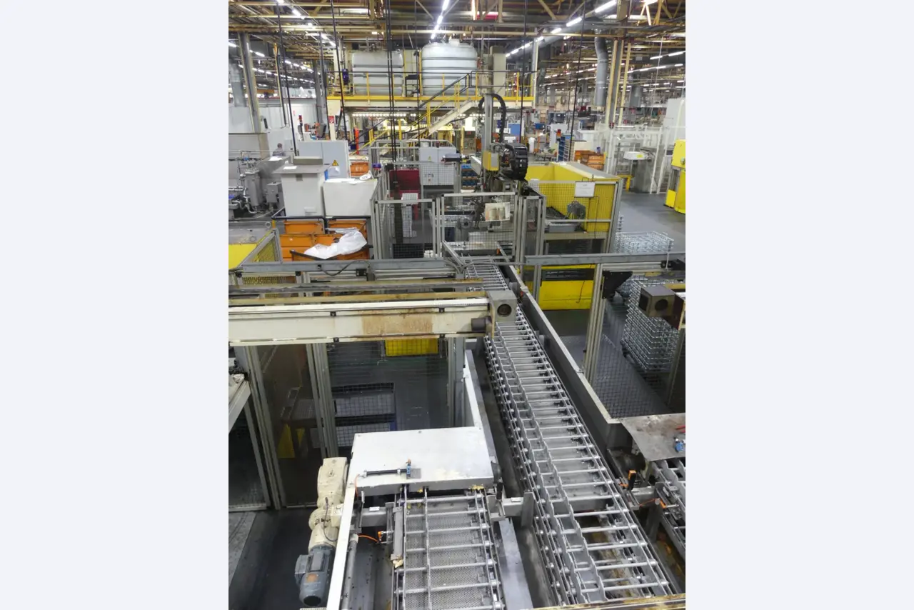 Centra obróbcze, maszyny do obróbki metalu i linie produkcyjne z branży motoryzacyjnej-12