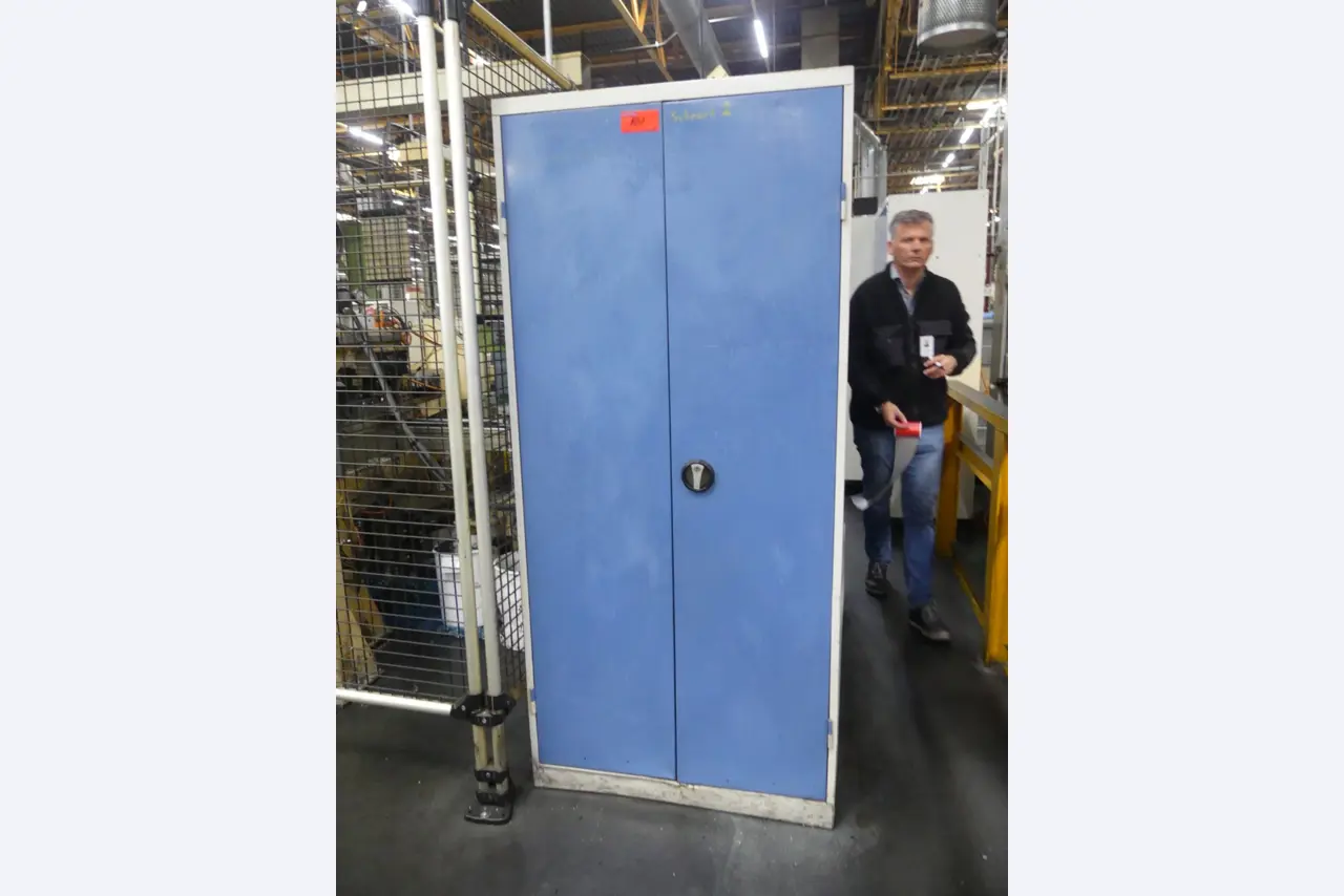 Bearbeitungszentren, metallbearbeitende Maschinen und Produktionslinen aus der Automobilindustrie-1