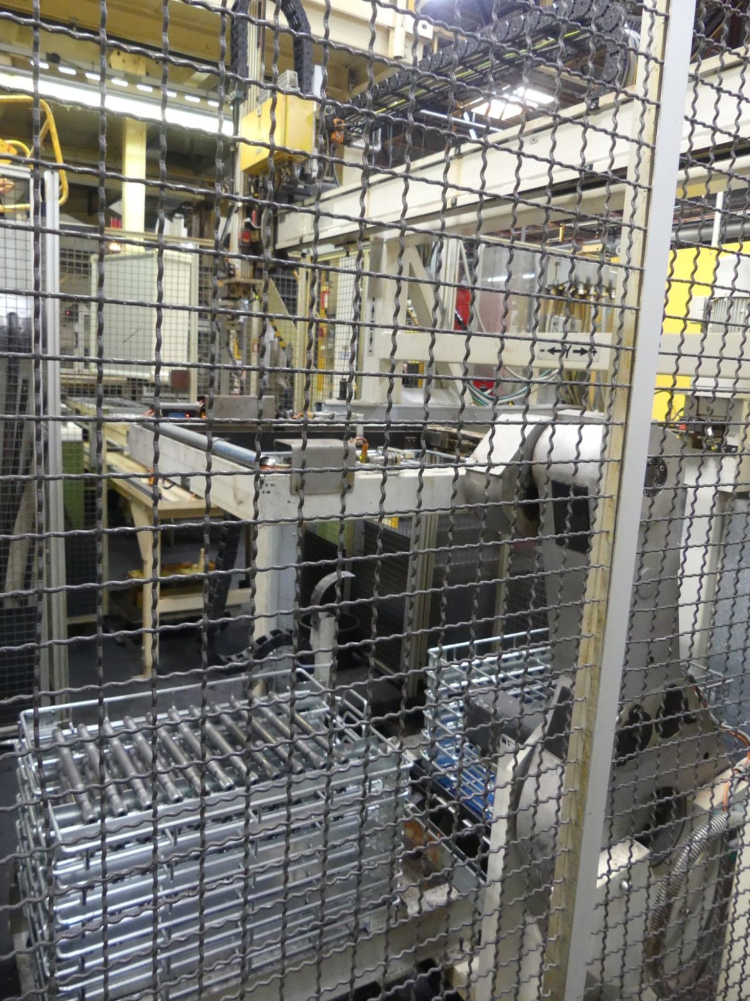 Centra obróbcze, maszyny do obróbki metalu i linie produkcyjne z branży motoryzacyjnej-4