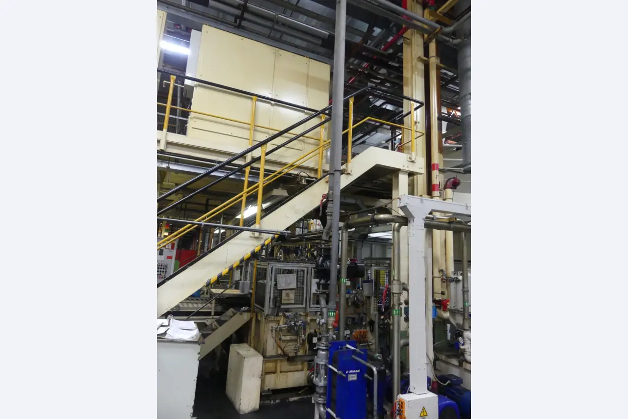 Bearbeitungszentren, metallbearbeitende Maschinen und Produktionslinen aus der Automobilindustrie-10