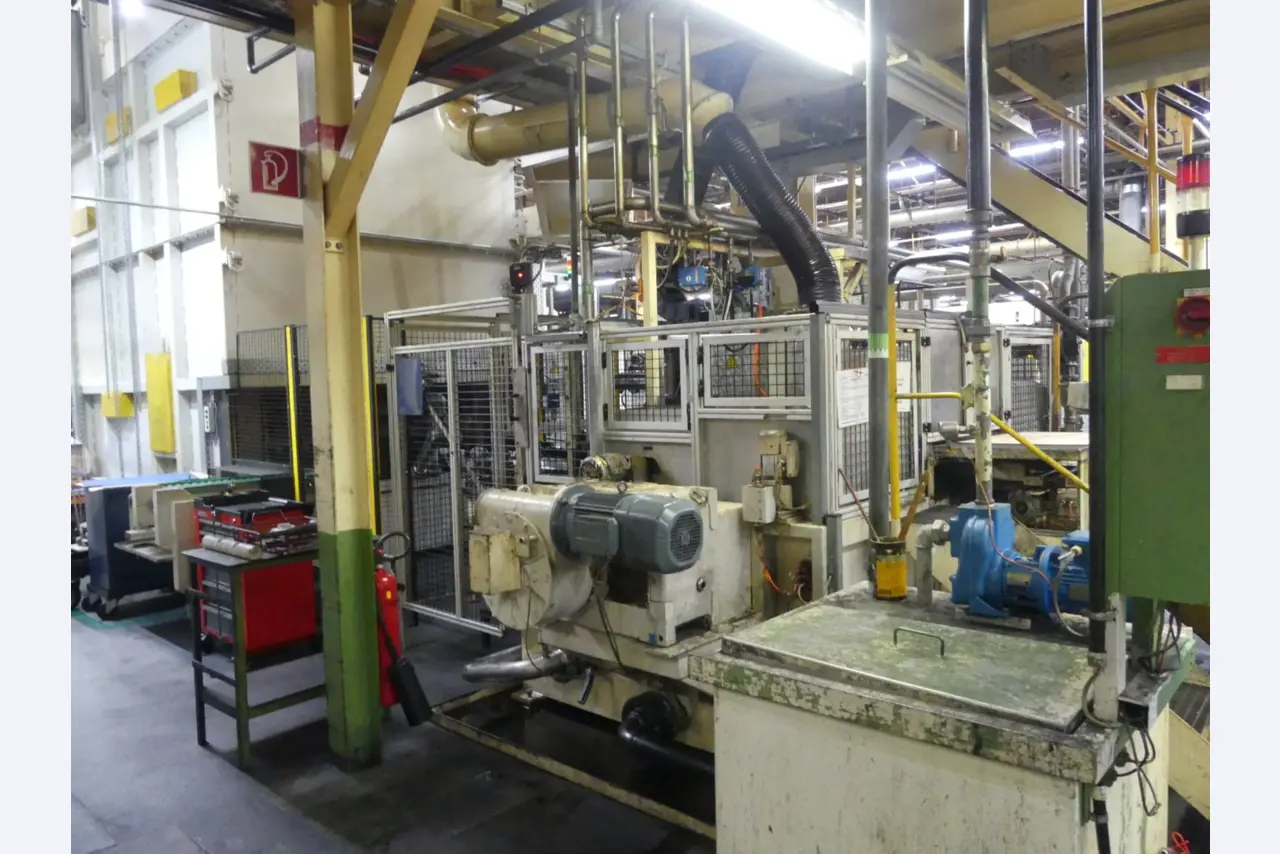 Bearbeitungszentren, metallbearbeitende Maschinen und Produktionslinen aus der Automobilindustrie-1