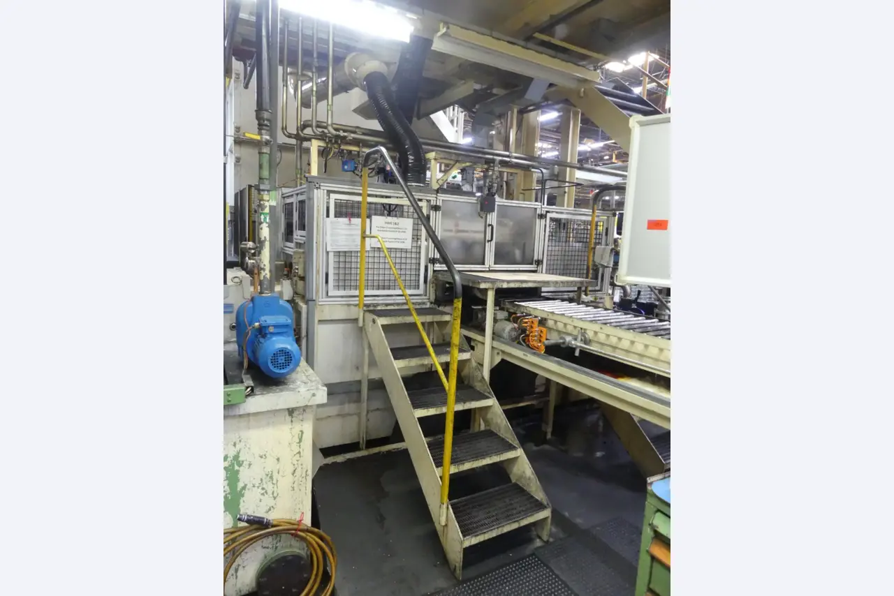 Bearbeitungszentren, metallbearbeitende Maschinen und Produktionslinen aus der Automobilindustrie-2