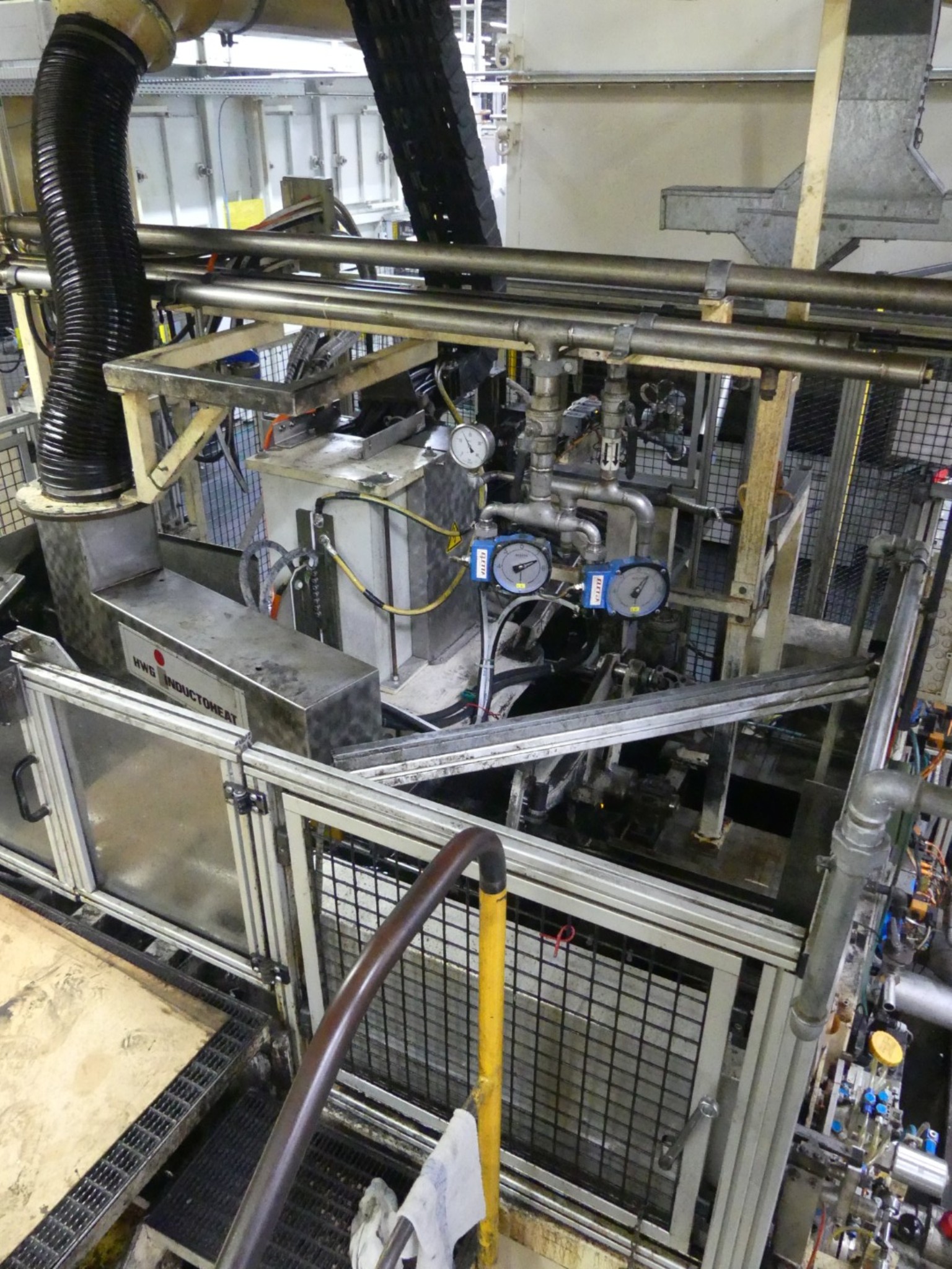 Bearbeitungszentren, metallbearbeitende Maschinen und Produktionslinen aus der Automobilindustrie-3