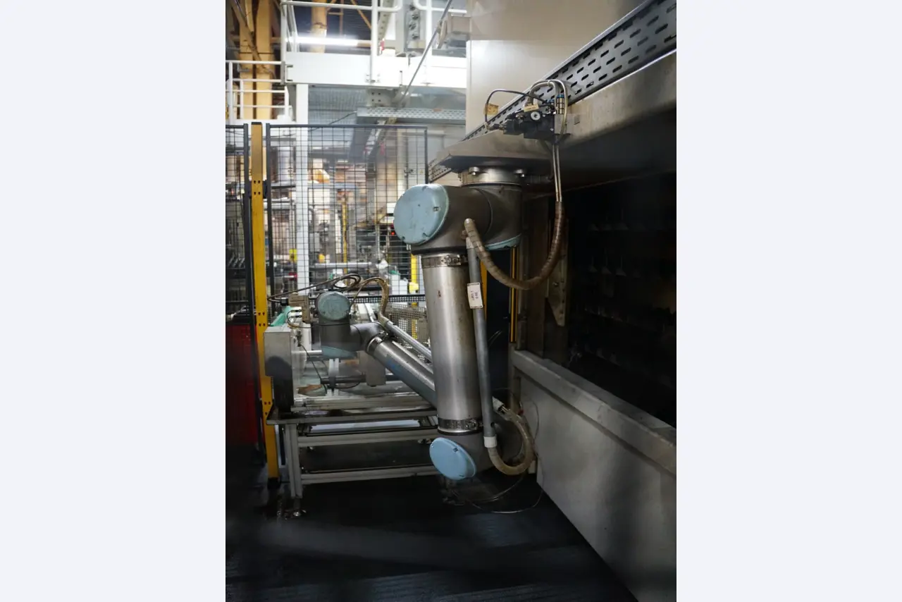 Bearbeitungszentren, metallbearbeitende Maschinen und Produktionslinen aus der Automobilindustrie-8