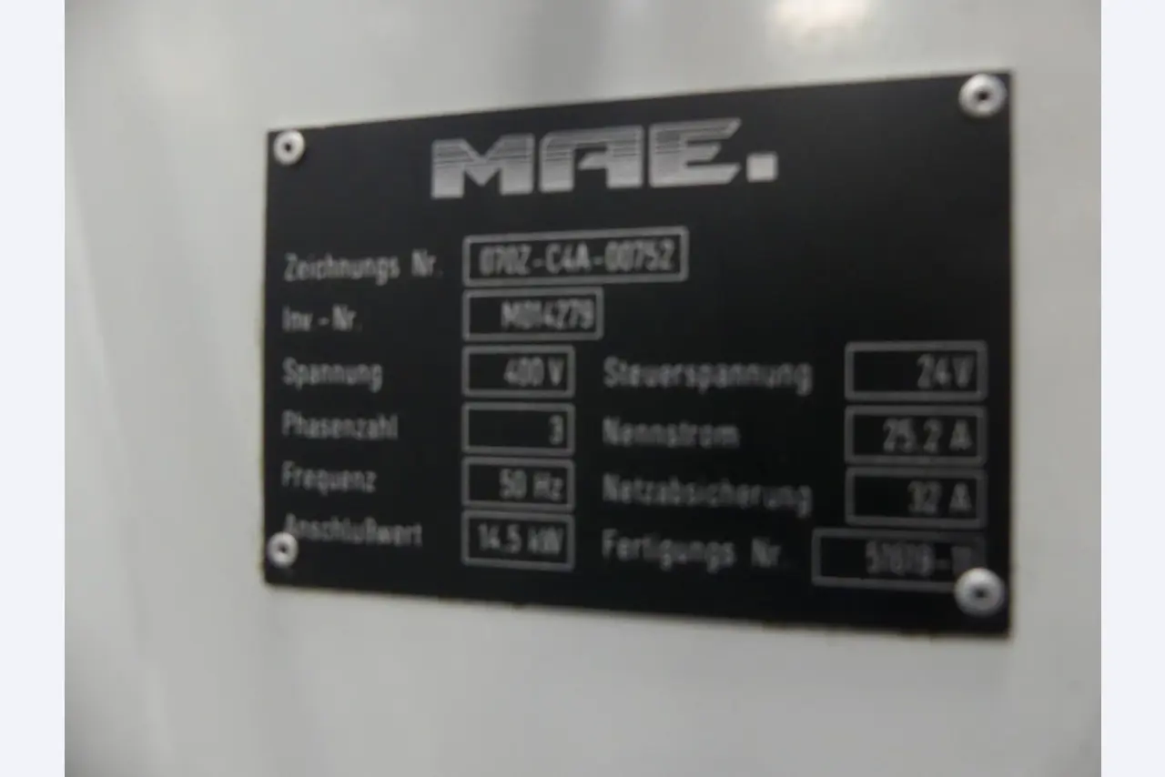 Centra obróbcze, maszyny do obróbki metalu i linie produkcyjne z branży motoryzacyjnej-4