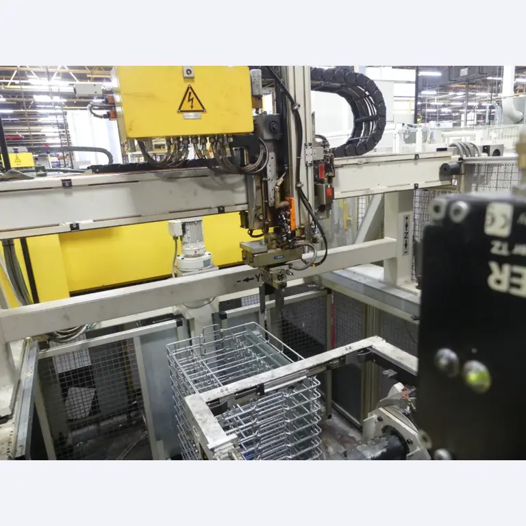 Centra obróbcze, maszyny do obróbki metalu i linie produkcyjne z branży motoryzacyjnej-5