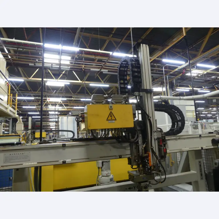 Centra obróbcze, maszyny do obróbki metalu i linie produkcyjne z branży motoryzacyjnej-6