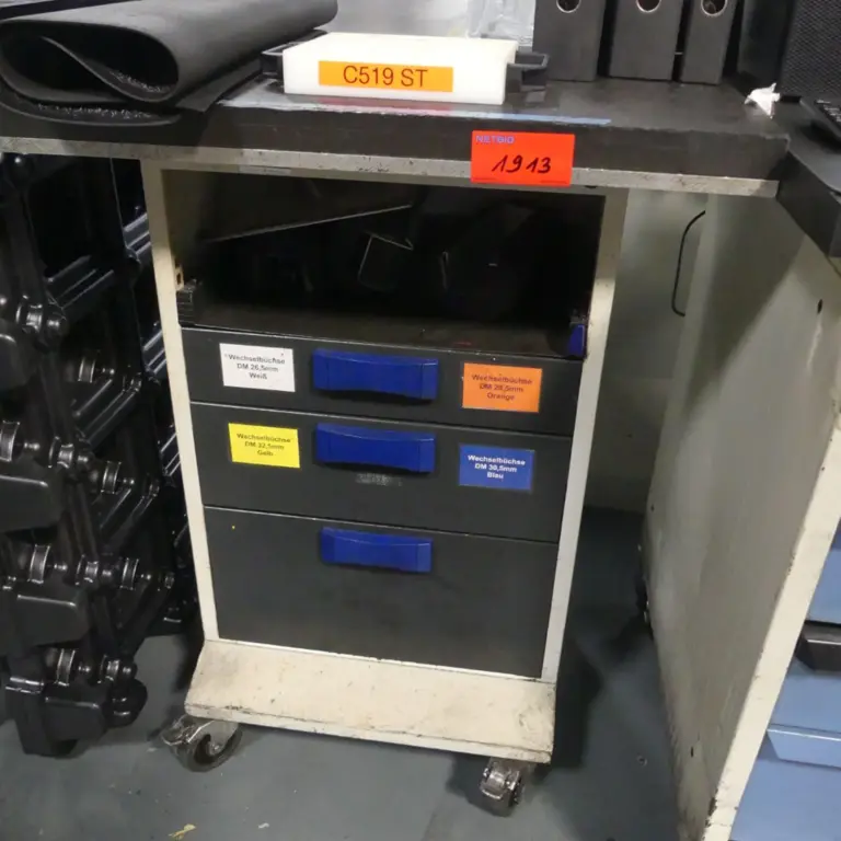 Armoire à tiroirs pour outils