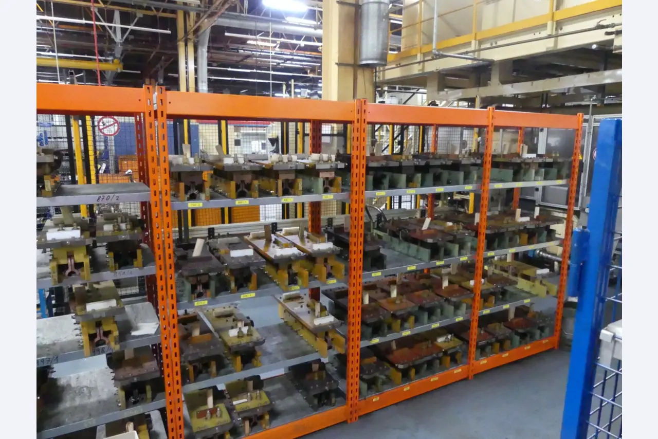 Centros de mecanizado, máquinas para trabajar el metal y líneas de producción de la industria del automóvil-1