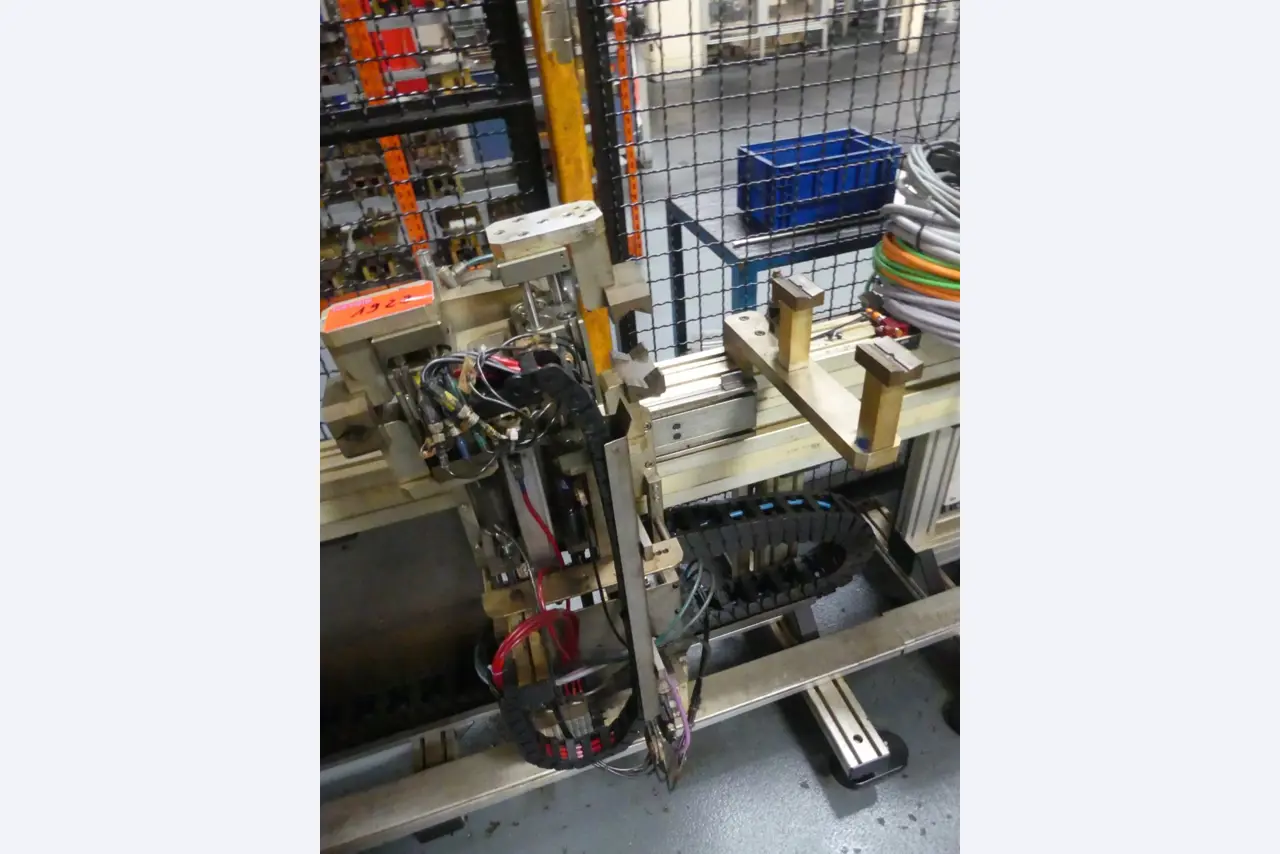 Centros de mecanizado, máquinas para trabajar el metal y líneas de producción de la industria del automóvil-1