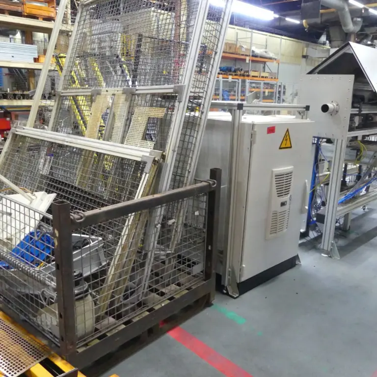 Lot de pièces de machines