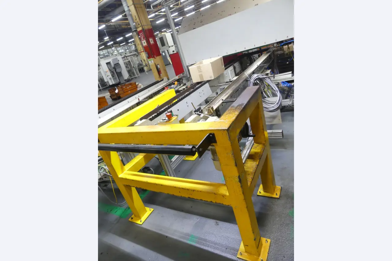Centra obróbcze, maszyny do obróbki metalu i linie produkcyjne z branży motoryzacyjnej-5