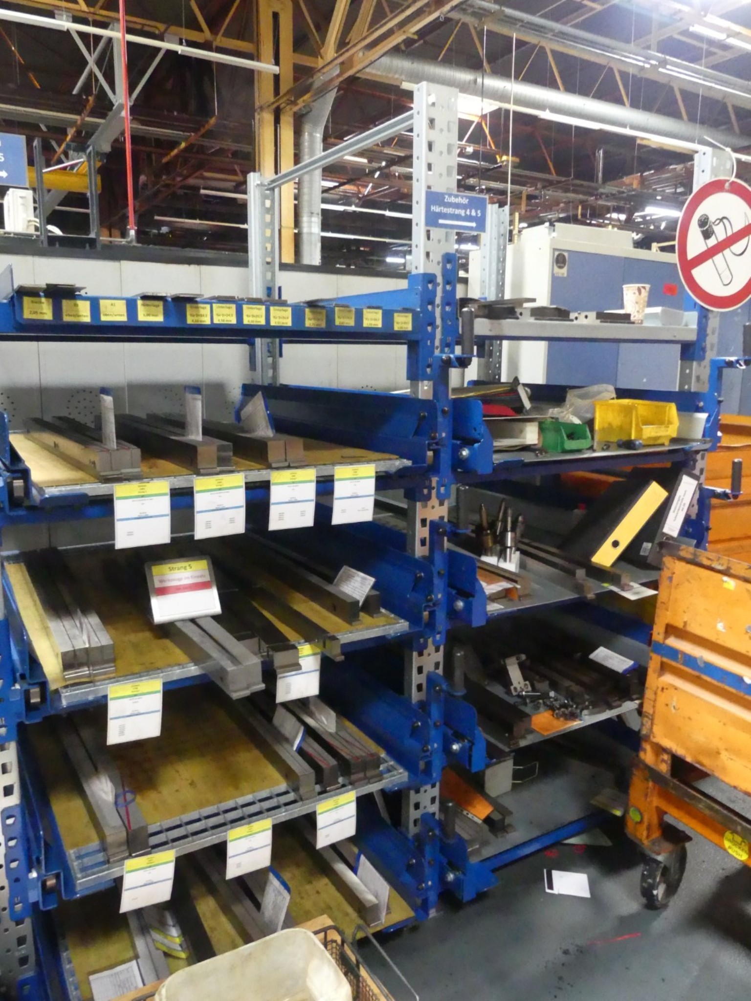 Centra obróbcze, maszyny do obróbki metalu i linie produkcyjne z branży motoryzacyjnej-3