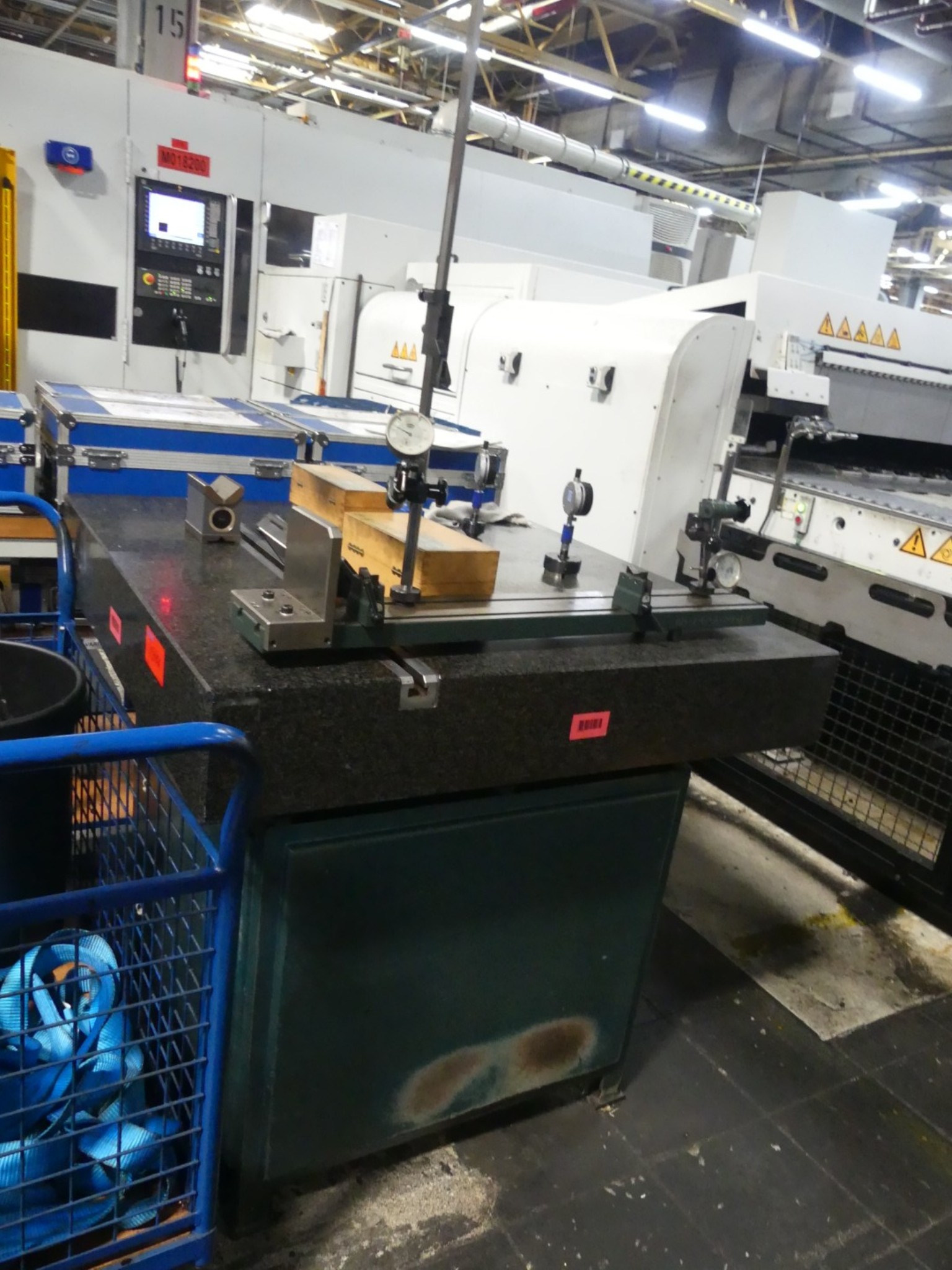 Centros de mecanizado, máquinas para trabajar el metal y líneas de producción de la industria del automóvil-1