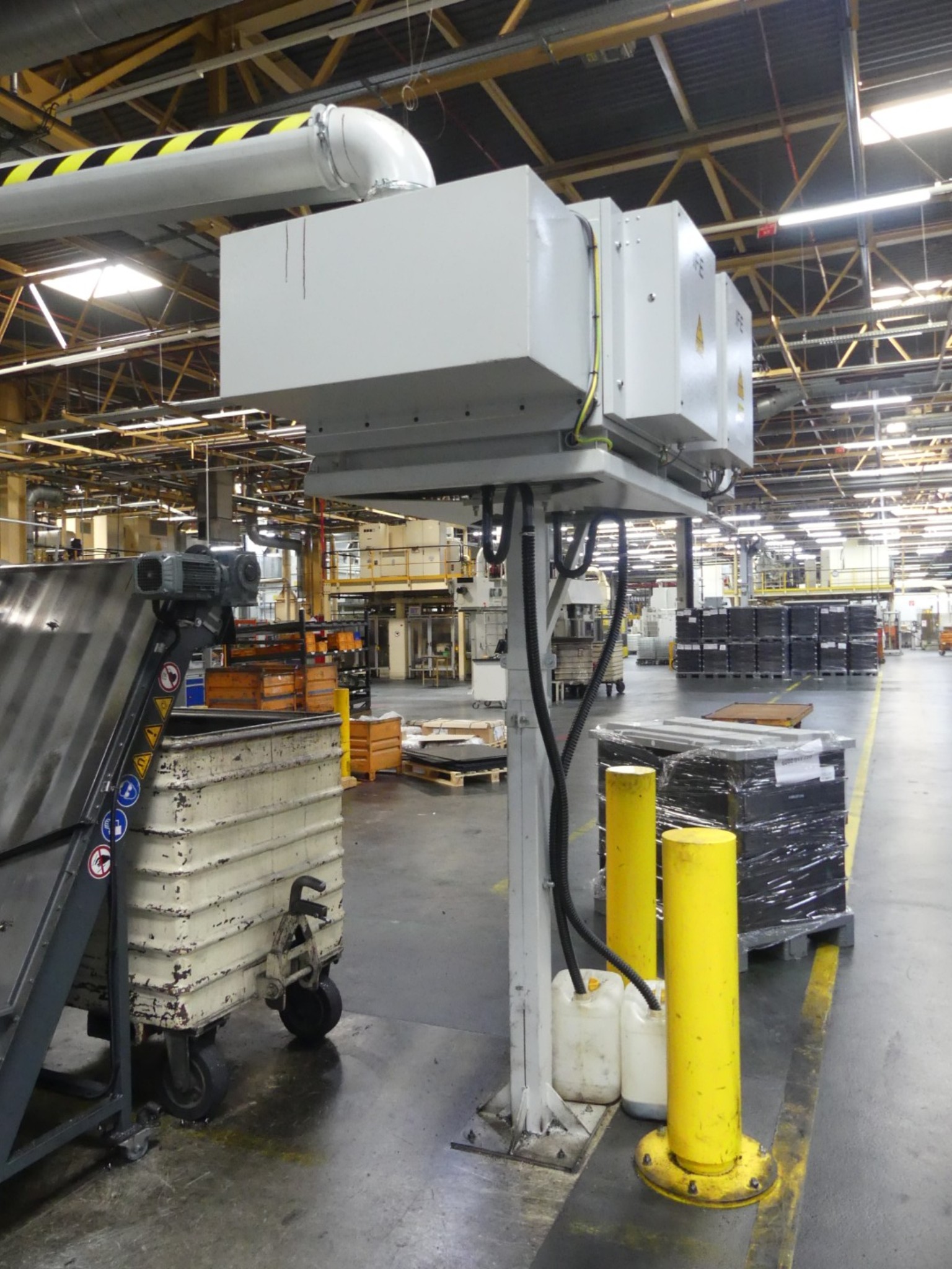 Centros de mecanizado, máquinas para trabajar el metal y líneas de producción de la industria del automóvil-11