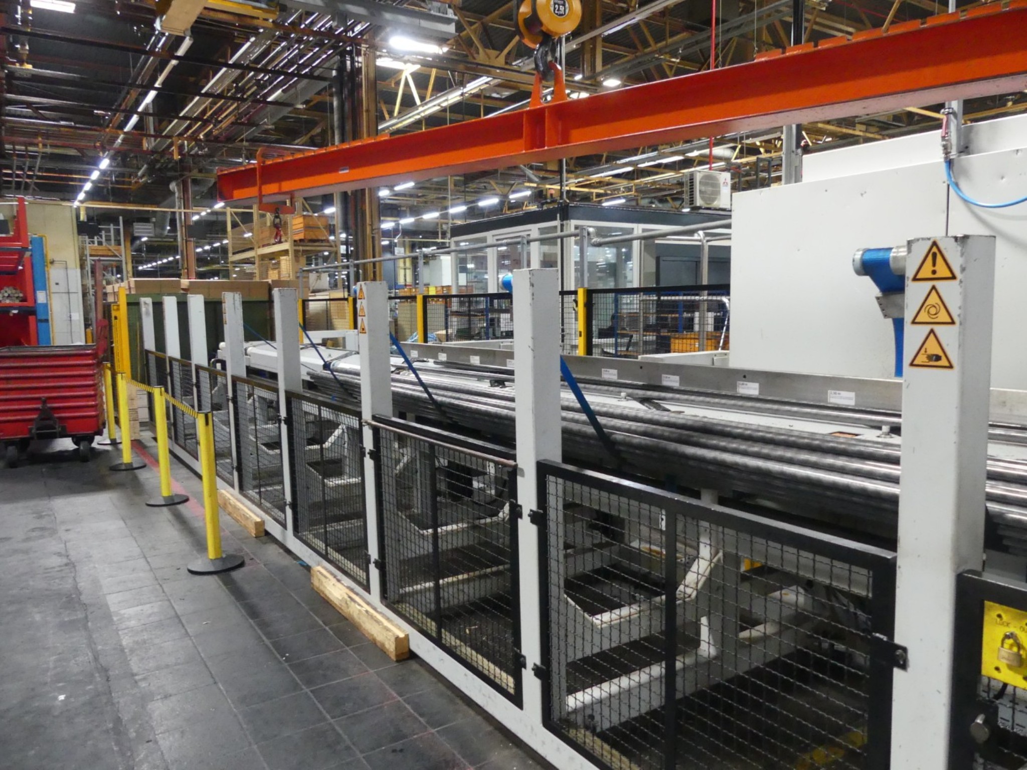 Centros de mecanizado, máquinas para trabajar el metal y líneas de producción de la industria del automóvil-3