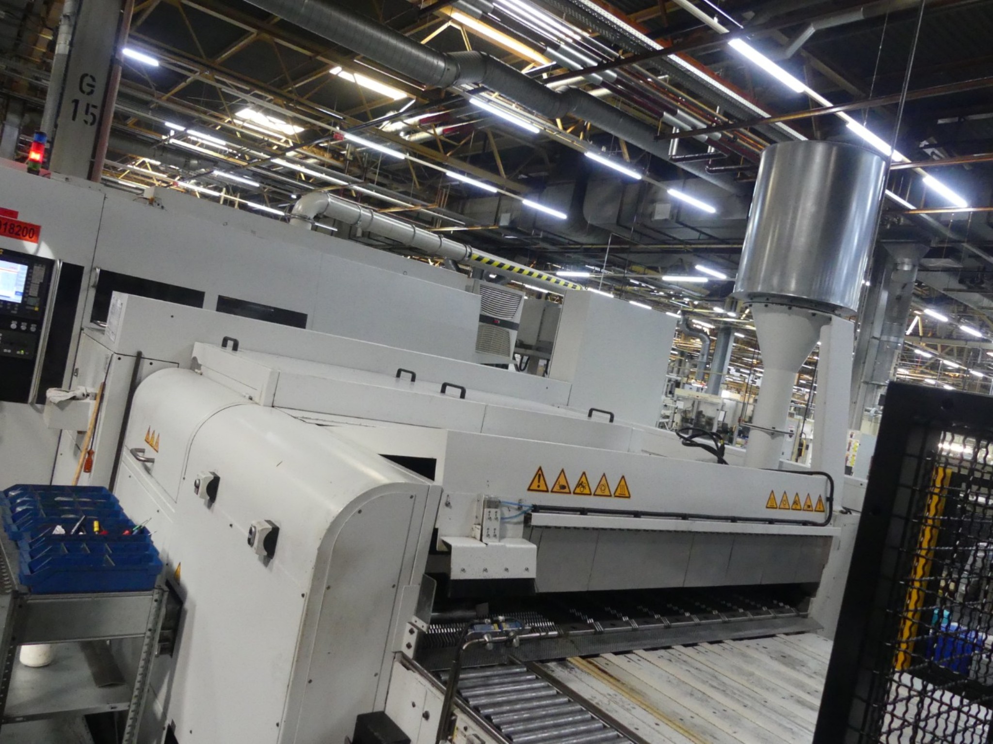 Centros de mecanizado, máquinas para trabajar el metal y líneas de producción de la industria del automóvil-7