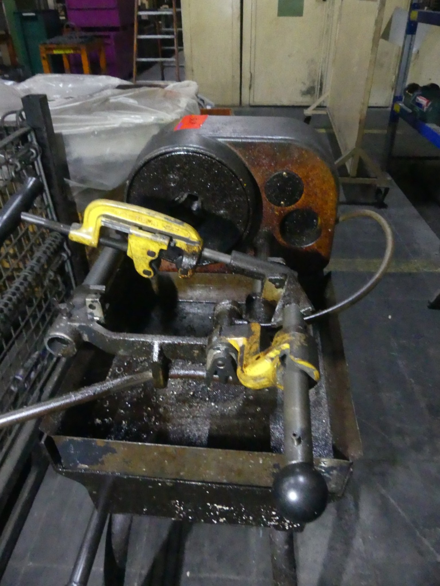 Centros de mecanizado, máquinas para trabajar el metal y líneas de producción de la industria del automóvil-2