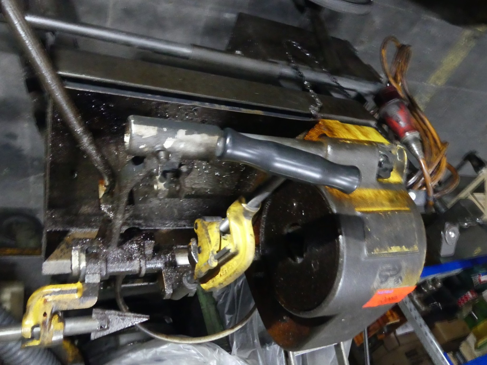 Centros de mecanizado, máquinas para trabajar el metal y líneas de producción de la industria del automóvil-3