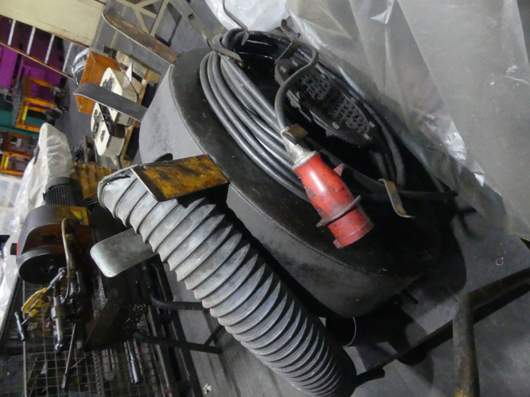 Centros de mecanizado, máquinas para trabajar el metal y líneas de producción de la industria del automóvil-2