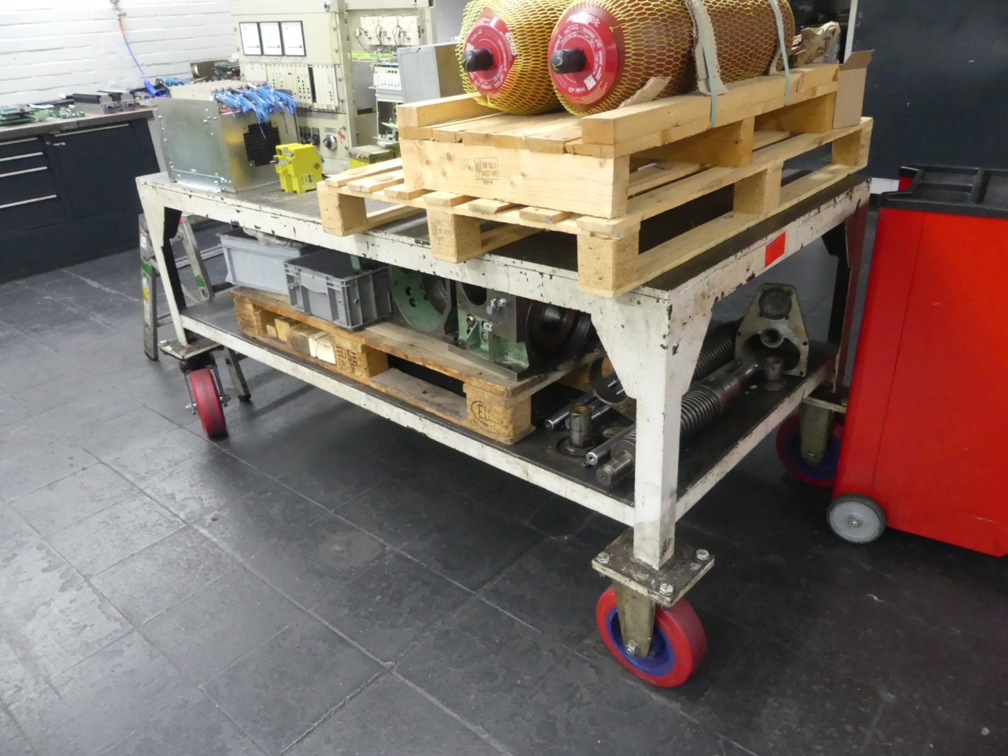 Machines et lignes de production de l'industrie automobile-1
