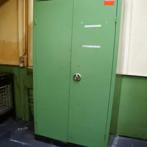 2 St cabinet