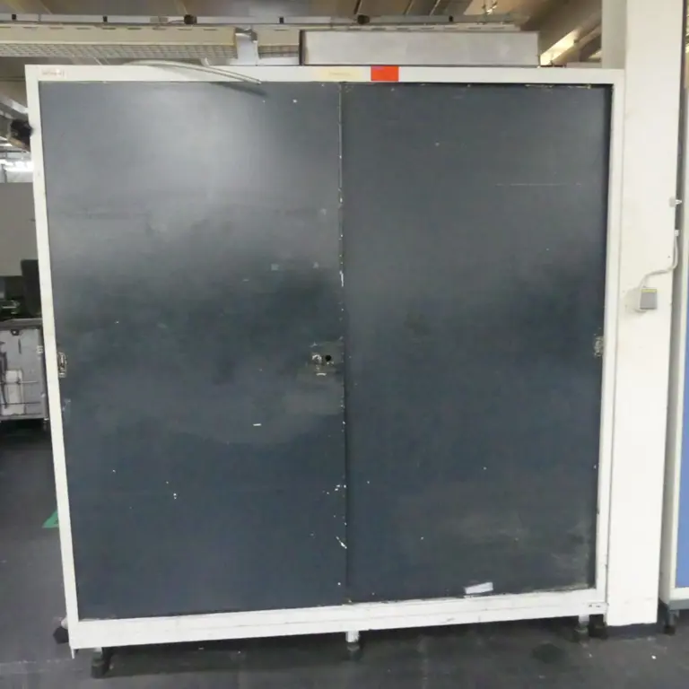 Armoire à portes coulissantes en acier + perceuse magnétique
