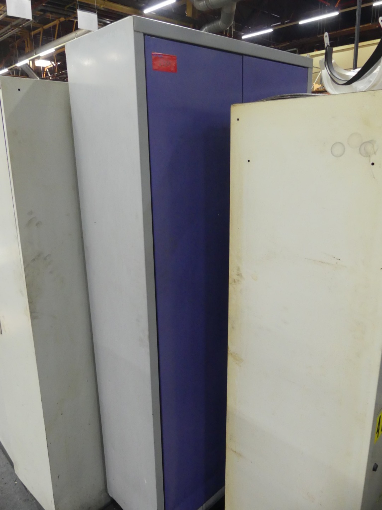 Bearbeitungszentren, metallbearbeitende Maschinen und Produktionslinen aus der Automobilindustrie-2