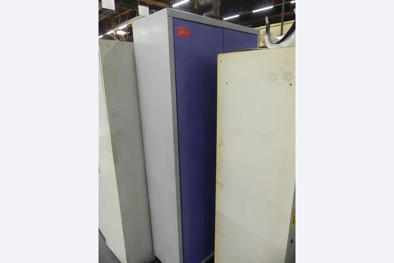 Bearbeitungszentren, metallbearbeitende Maschinen und Produktionslinen aus der Automobilindustrie-2