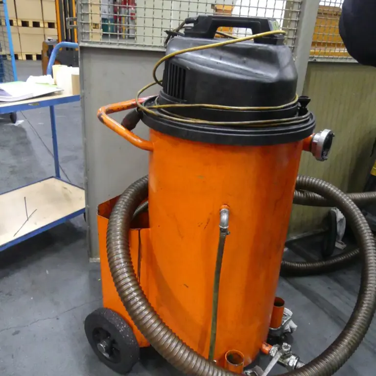 Chip vacuum cleaner