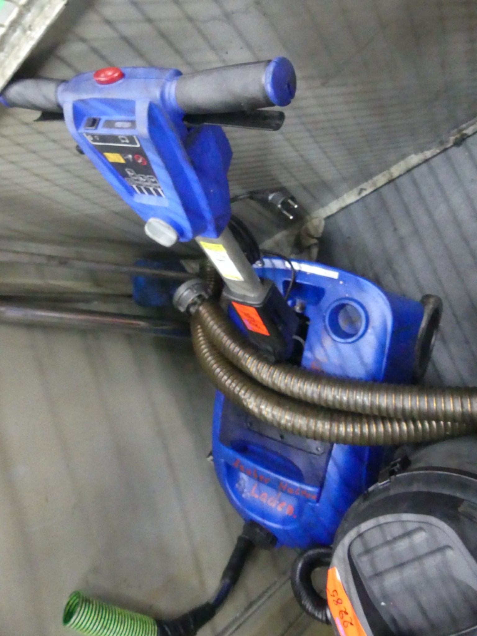 Bearbeitungszentren, metallbearbeitende Maschinen und Produktionslinen aus der Automobilindustrie-1