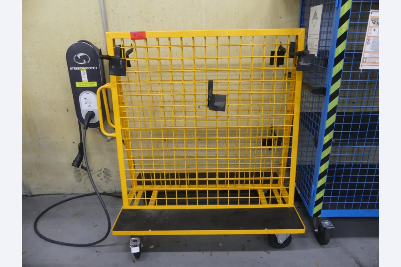 Centros de mecanizado, máquinas para trabajar el metal y líneas de producción de la industria del automóvil-1