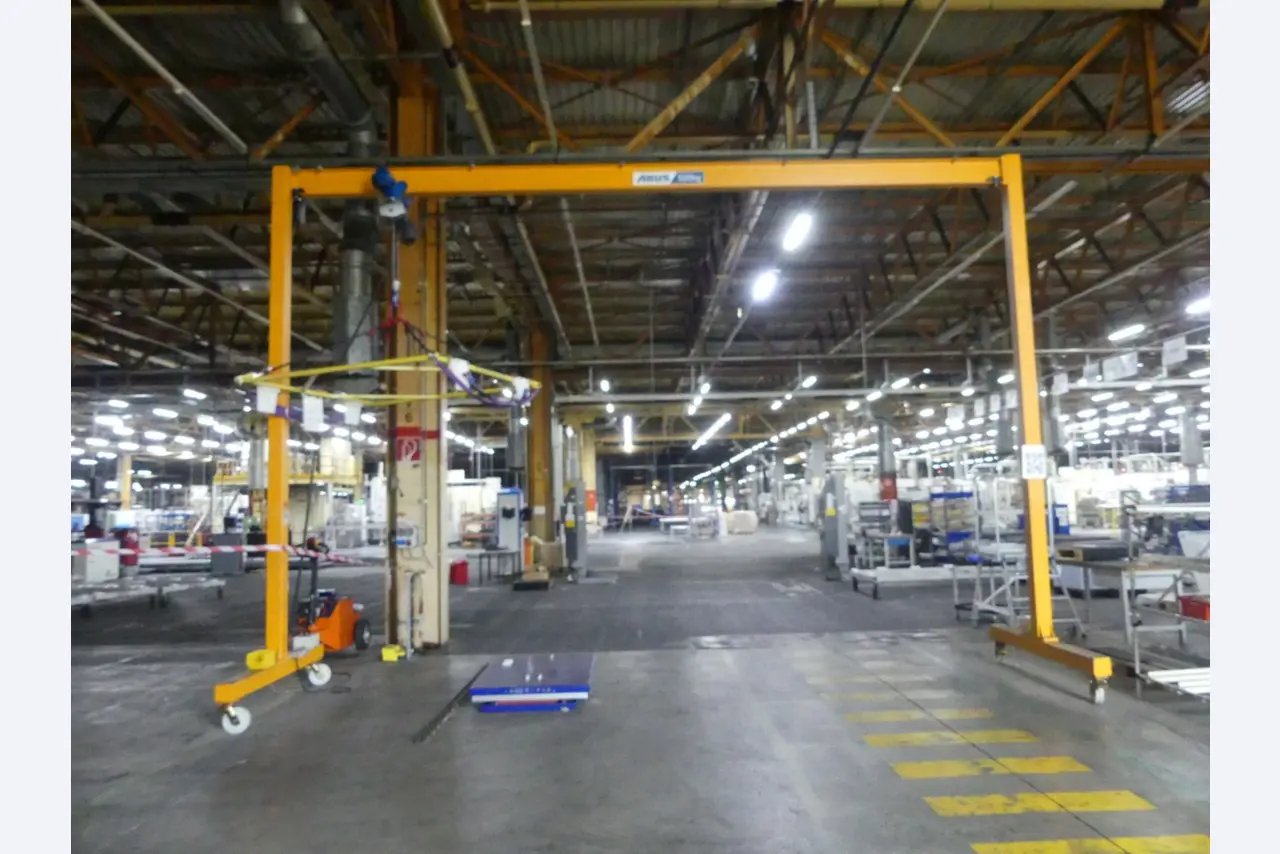 Centros de mecanizado, máquinas para trabajar el metal y líneas de producción de la industria del automóvil-1