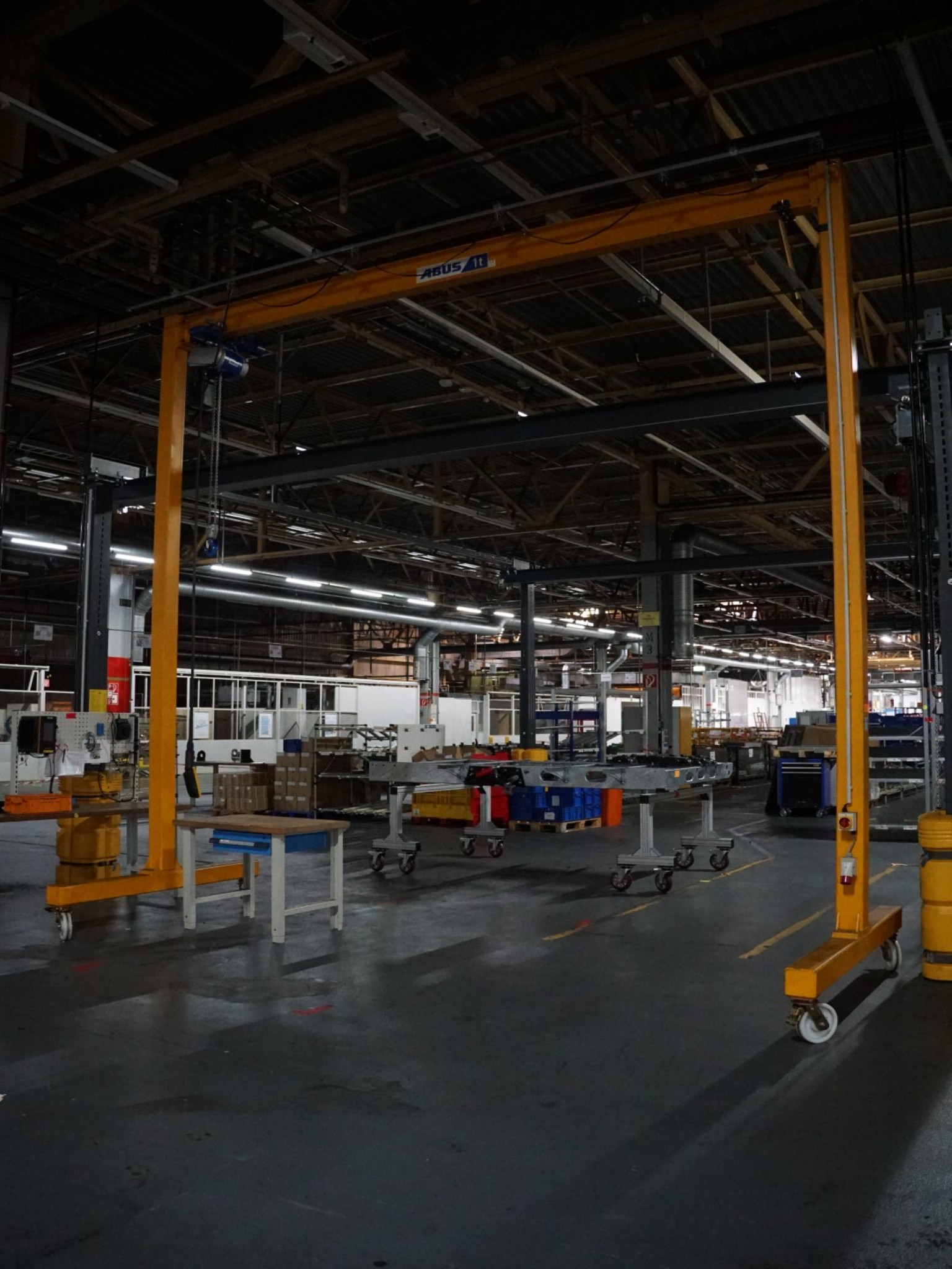 Centros de mecanizado, máquinas para trabajar el metal y líneas de producción de la industria del automóvil-5