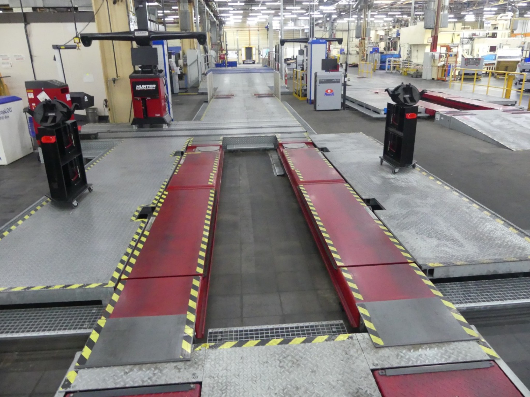 Centros de mecanizado, máquinas para trabajar el metal y líneas de producción de la industria del automóvil-2
