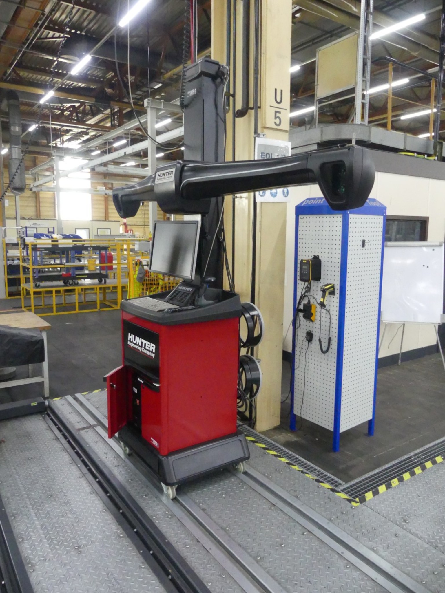 Centros de mecanizado, máquinas para trabajar el metal y líneas de producción de la industria del automóvil-8