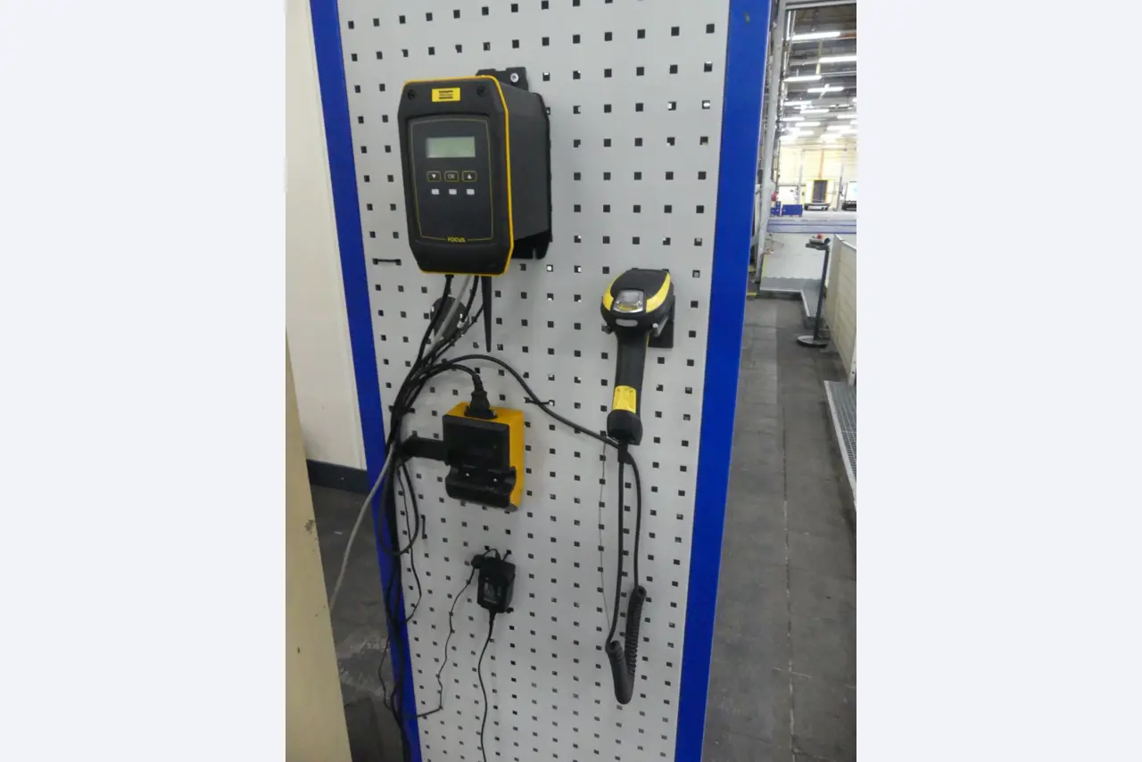 Centra obróbcze, maszyny do obróbki metalu i linie produkcyjne z branży motoryzacyjnej-2