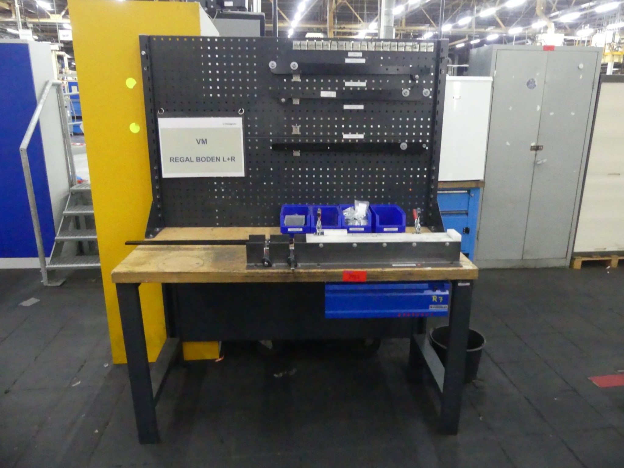 Centros de mecanizado, máquinas para trabajar el metal y líneas de producción de la industria del automóvil-1
