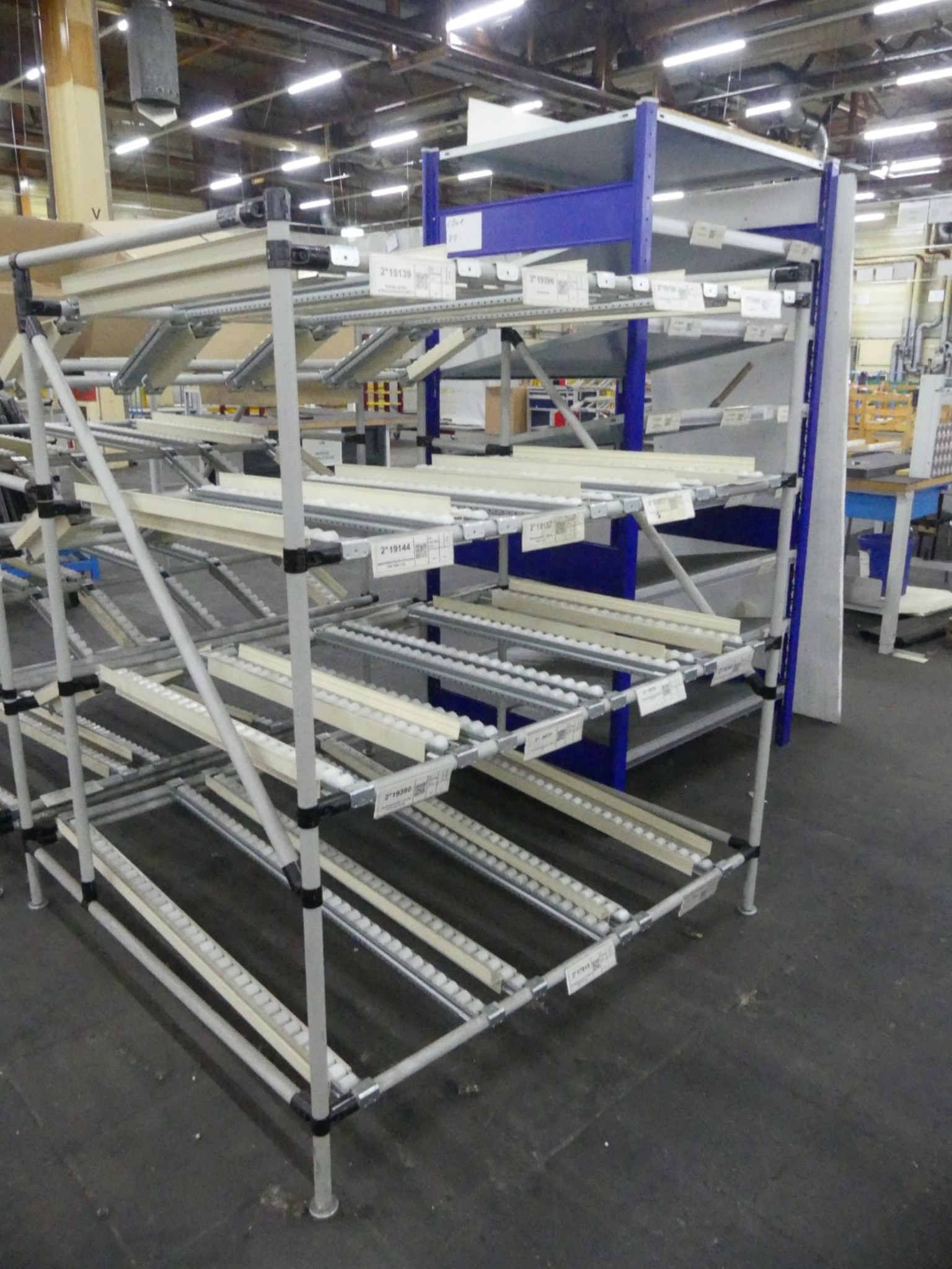 Centra obróbcze, maszyny do obróbki metalu i linie produkcyjne z branży motoryzacyjnej-3