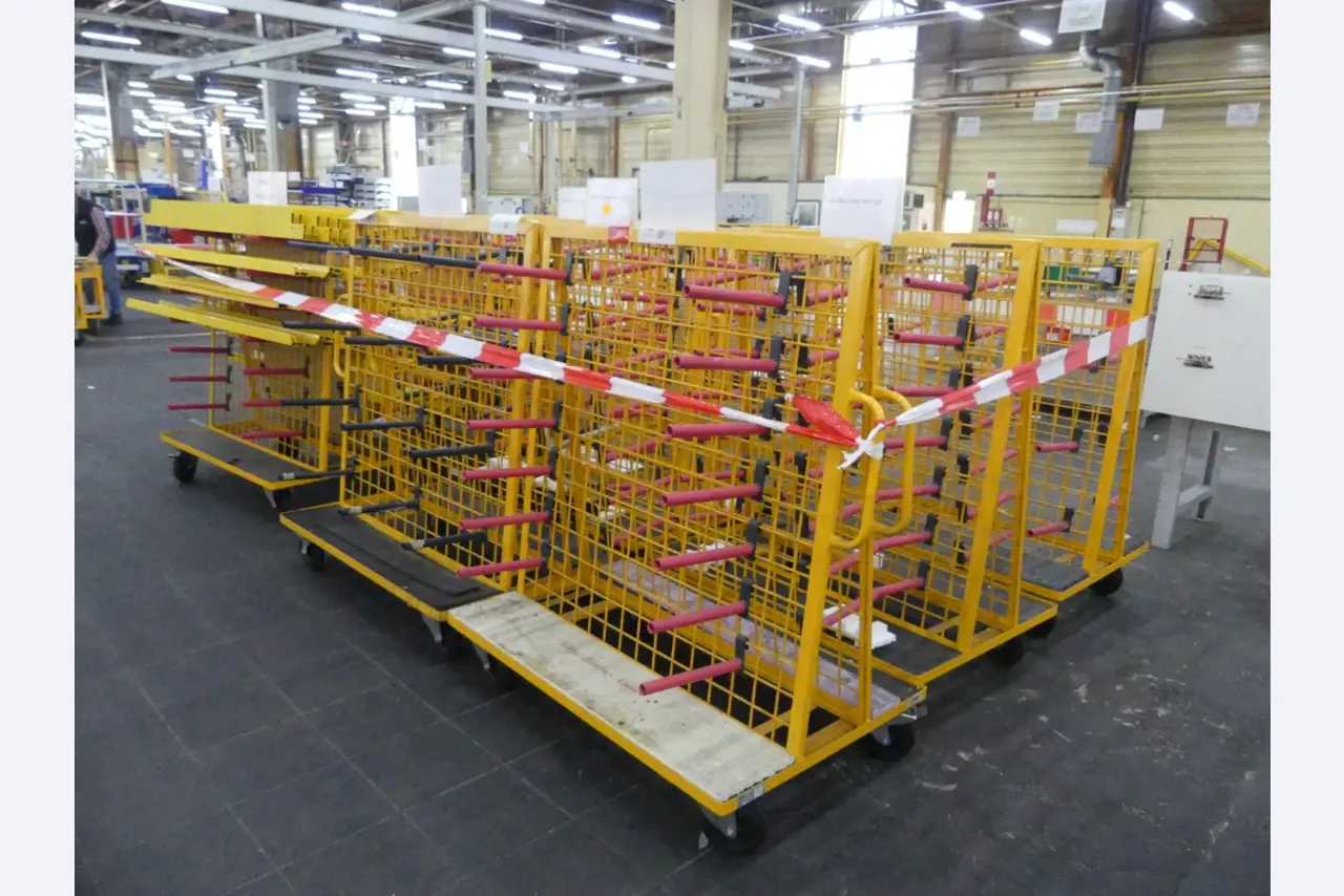Centros de mecanizado, máquinas para trabajar el metal y líneas de producción de la industria del automóvil-1