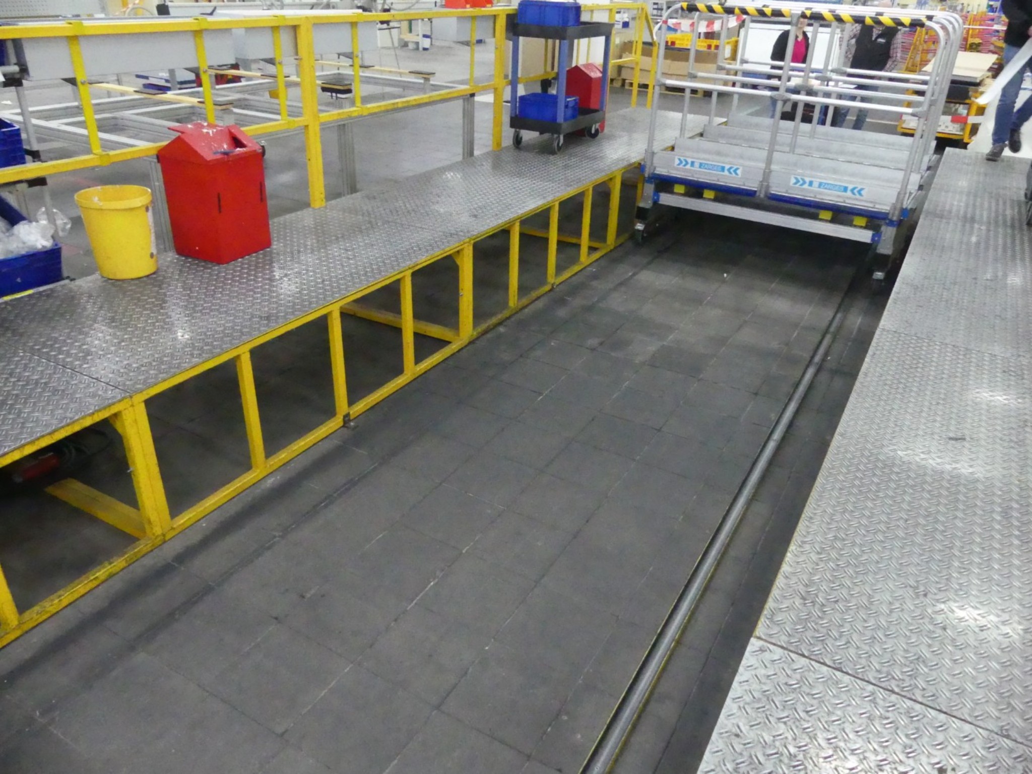 Centros de mecanizado, máquinas para trabajar el metal y líneas de producción de la industria del automóvil-5