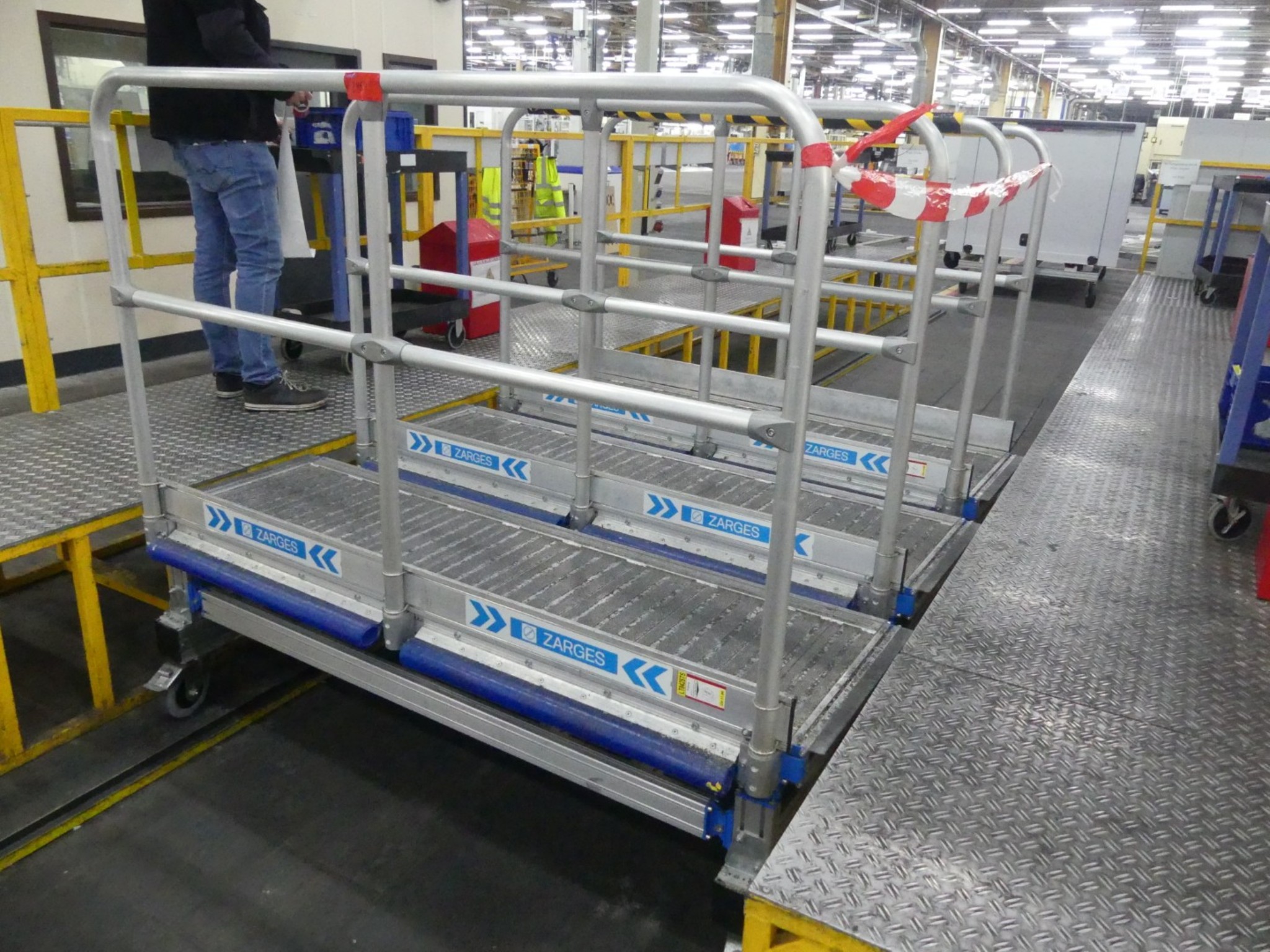 Centros de mecanizado, máquinas para trabajar el metal y líneas de producción de la industria del automóvil-1