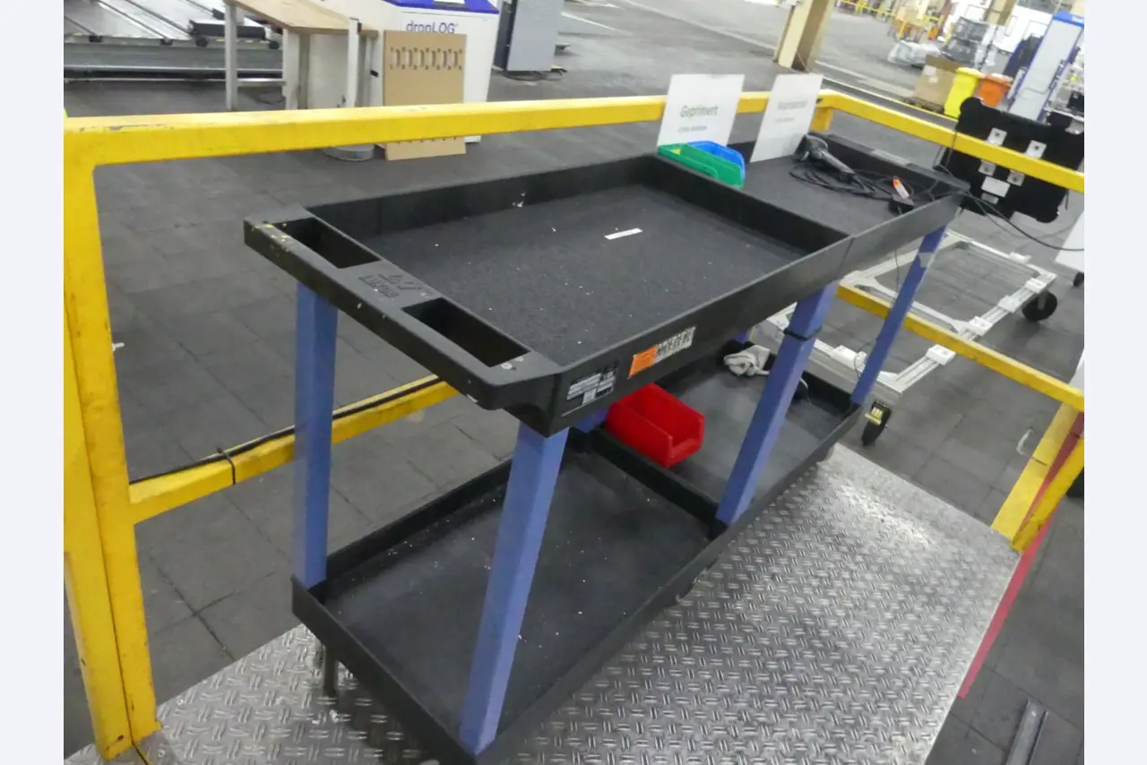 Bearbeitungszentren, metallbearbeitende Maschinen und Produktionslinen aus der Automobilindustrie-2