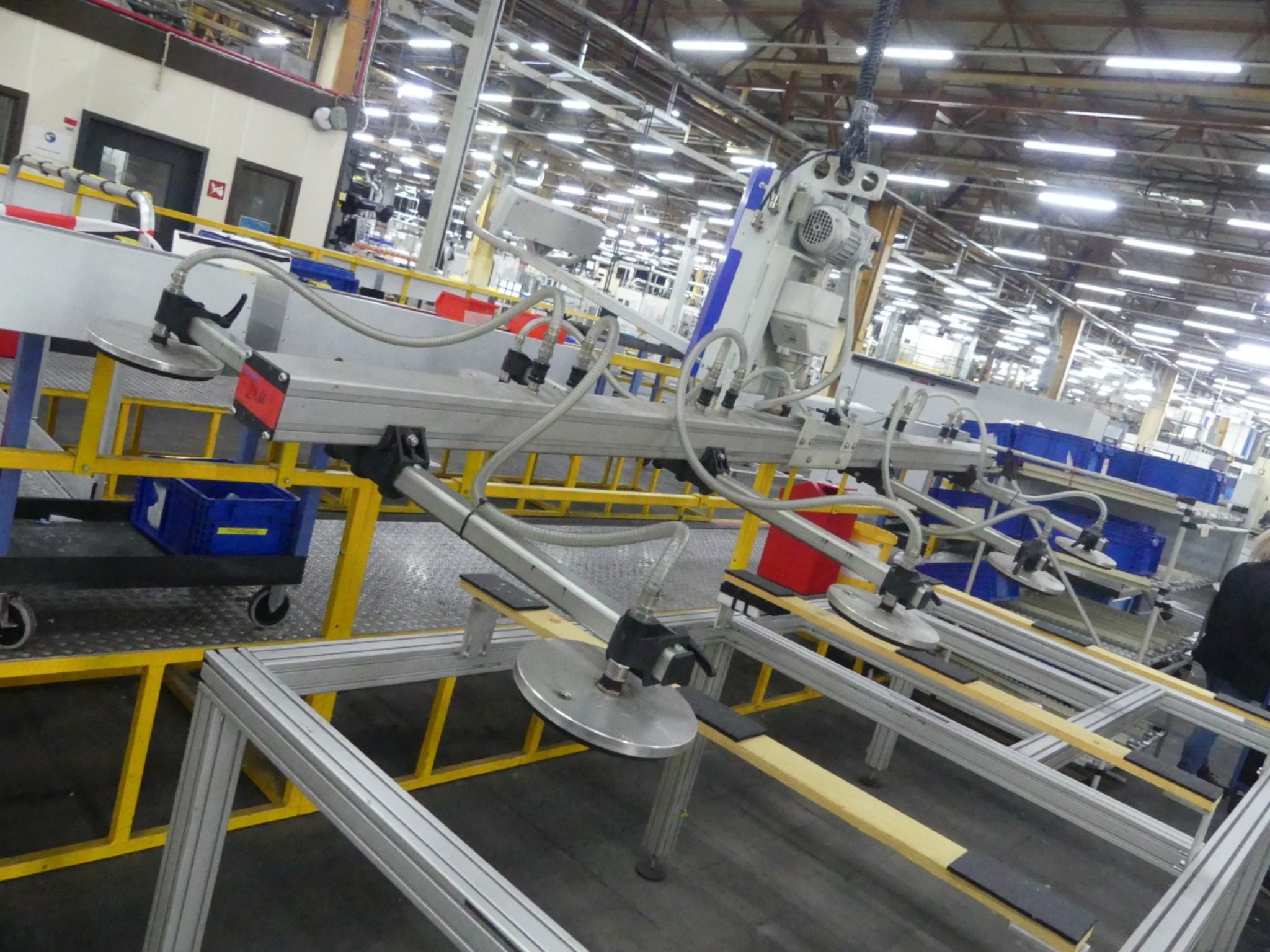 Centros de mecanizado, máquinas para trabajar el metal y líneas de producción de la industria del automóvil-1