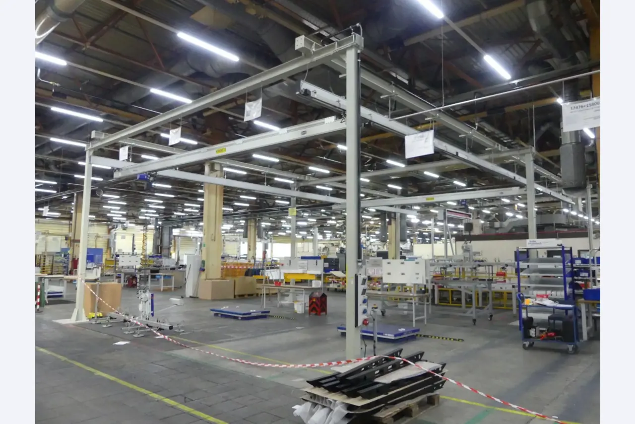 Centros de mecanizado, máquinas para trabajar el metal y líneas de producción de la industria del automóvil-2